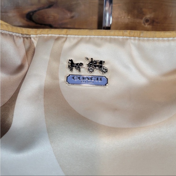 Coach bag & wristlet. Signature C satin style 18969 & matching wristlet. - Picture 2 of 11